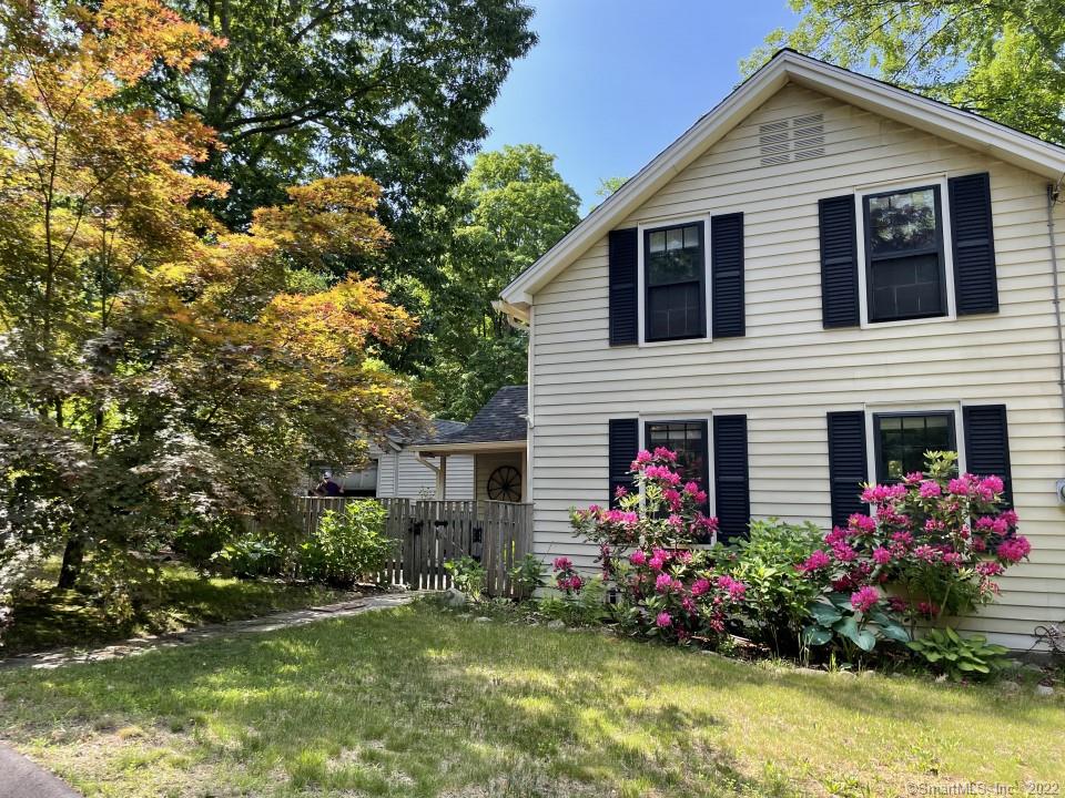 39 School Street Avon CT 06001