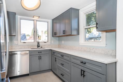 11 Eleanor Place Newington CT 06111