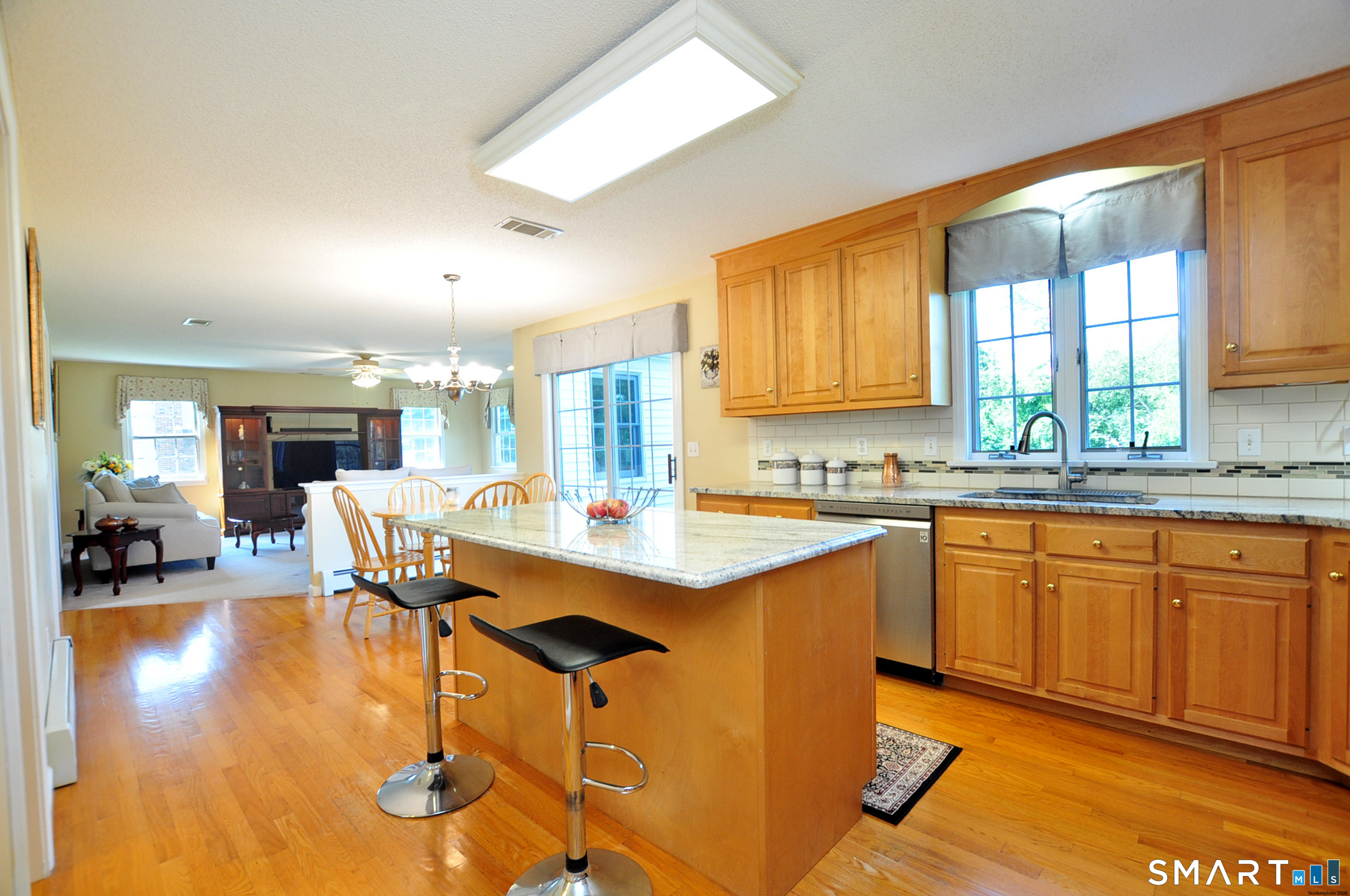 87 Gilbert Lane South Windsor CT 06074