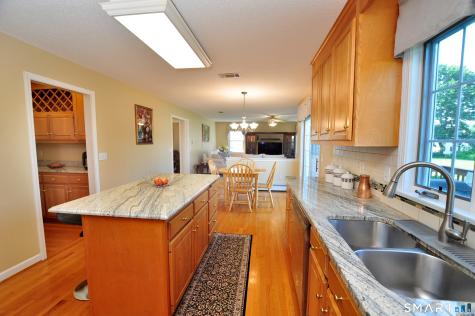 87 Gilbert Lane South Windsor CT 06074