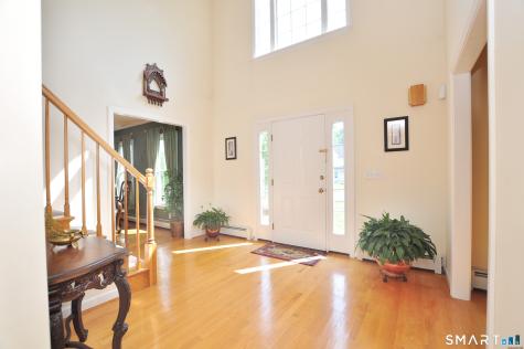 87 Gilbert Lane South Windsor CT 06074