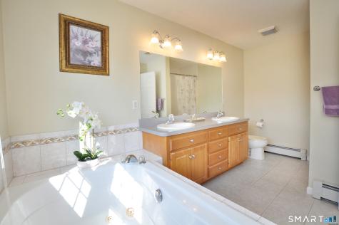 87 Gilbert Lane South Windsor CT 06074