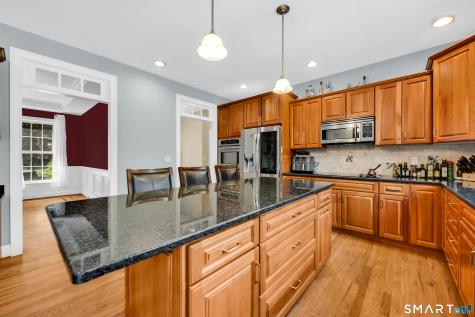 16 Highwood Crossing Burlington CT 06013