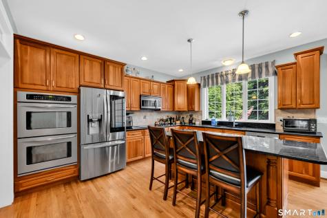 16 Highwood Crossing Burlington CT 06013