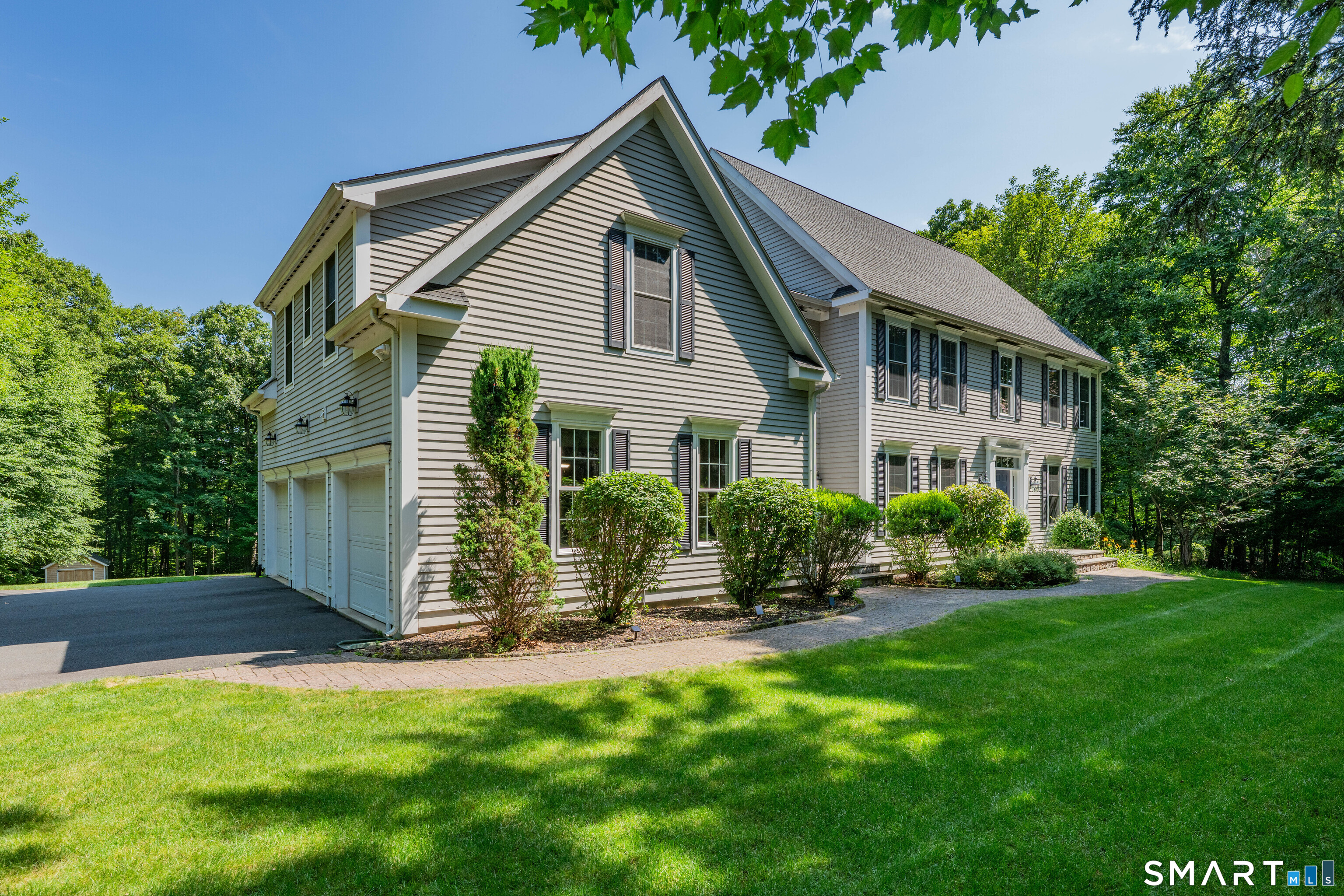 16 Highwood Crossing Burlington CT 06013