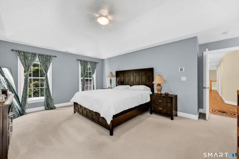 16 Highwood Crossing Burlington CT 06013