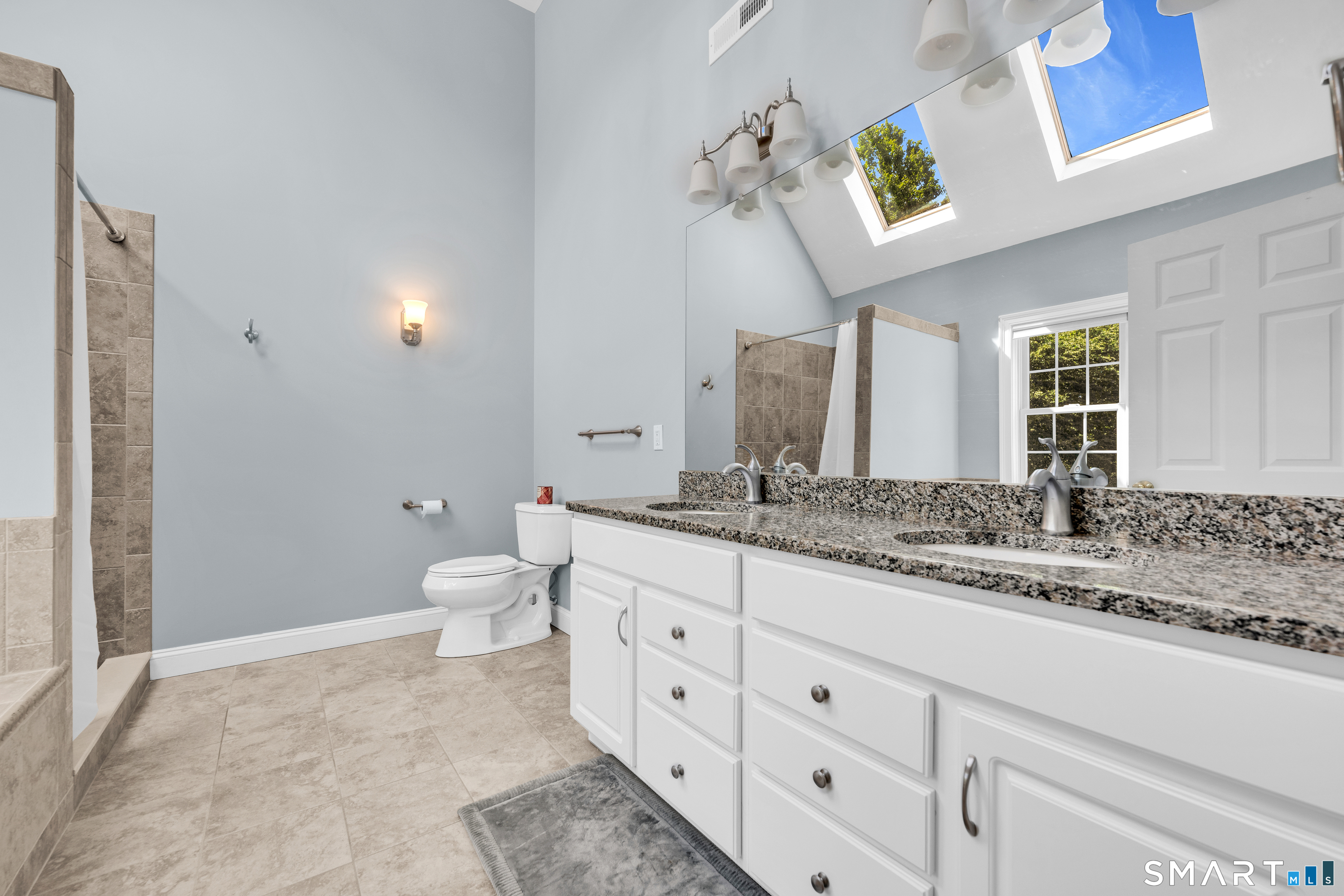 16 Highwood Crossing Burlington CT 06013