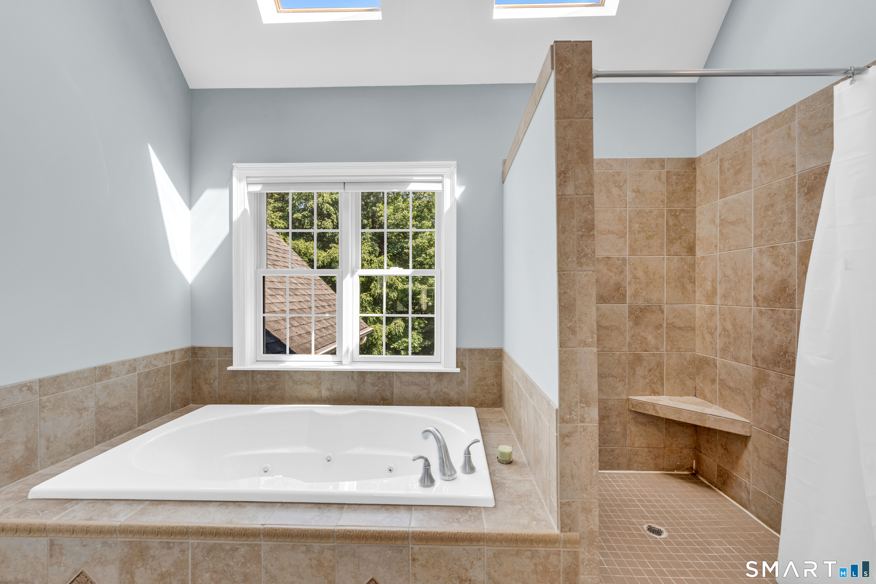 16 Highwood Crossing Burlington CT 06013