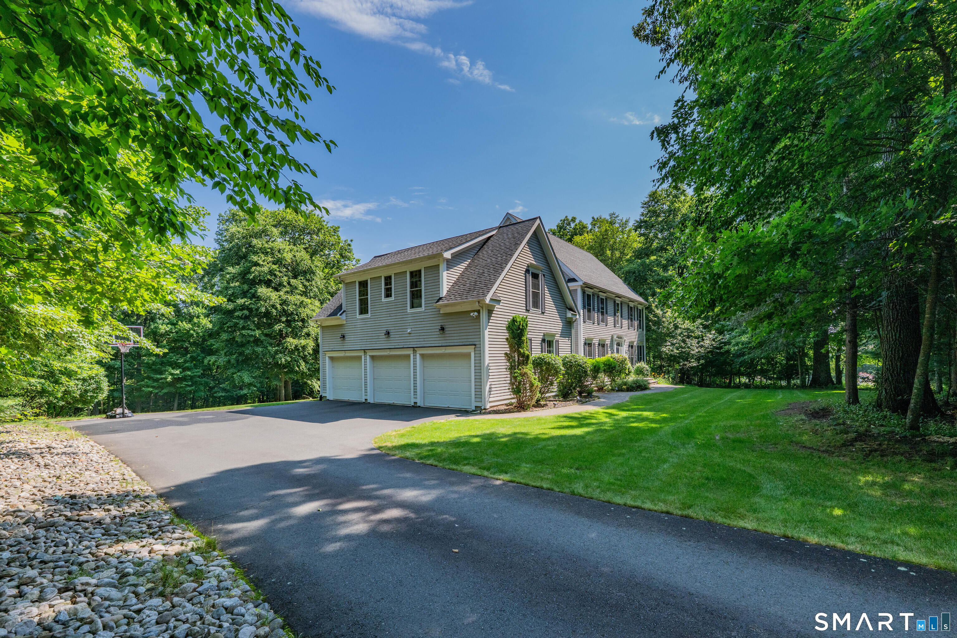 16 Highwood Crossing Burlington CT 06013