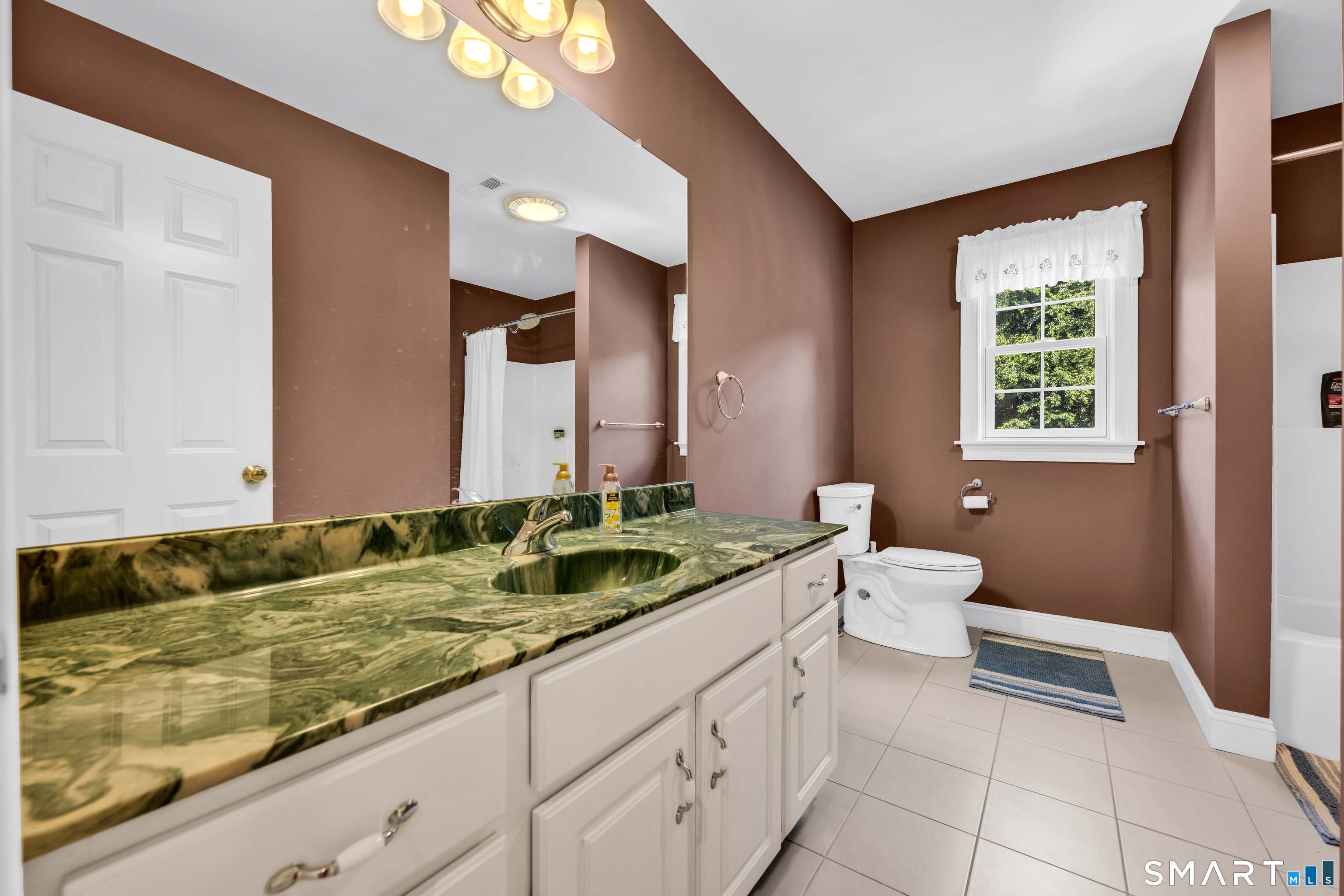 16 Highwood Crossing Burlington CT 06013