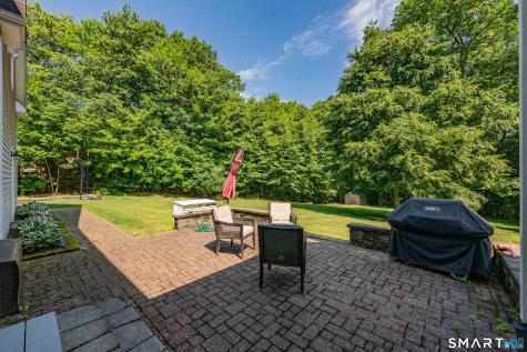 16 Highwood Crossing Burlington CT 06013