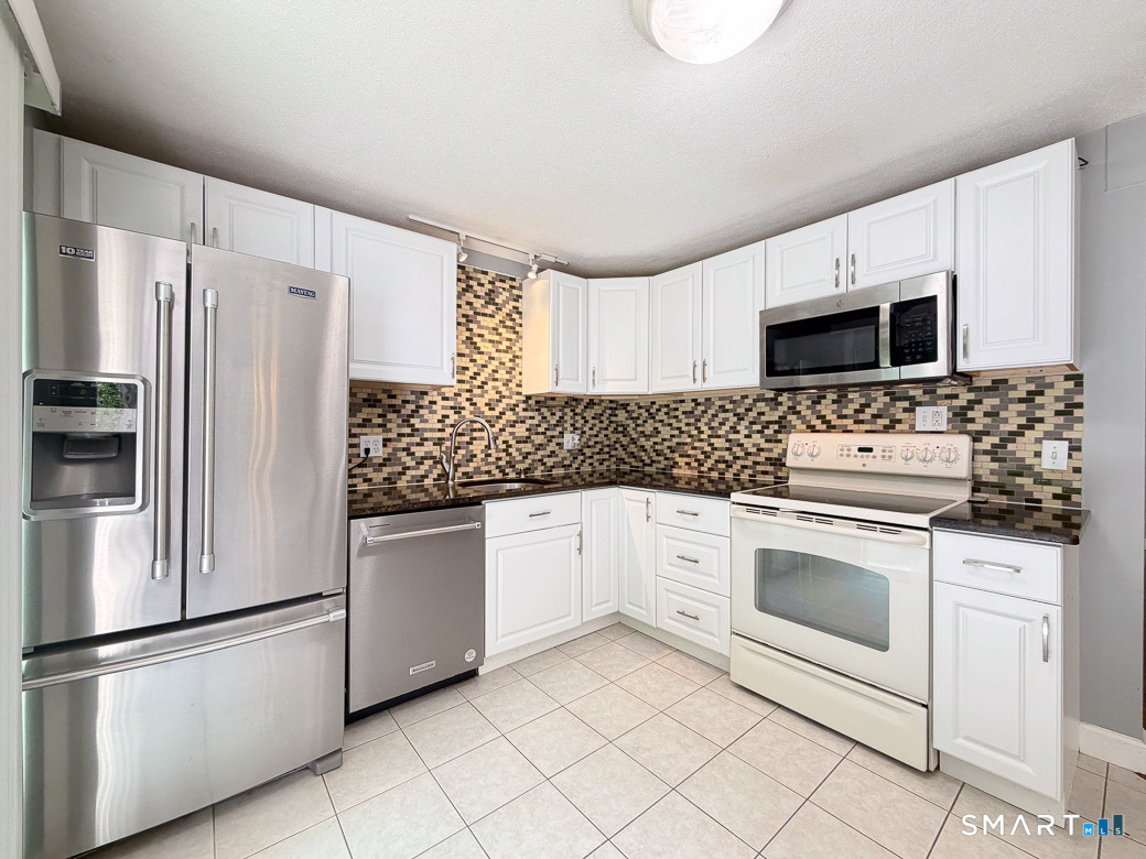 168 Lakeshore Drive New Hartford CT 06057