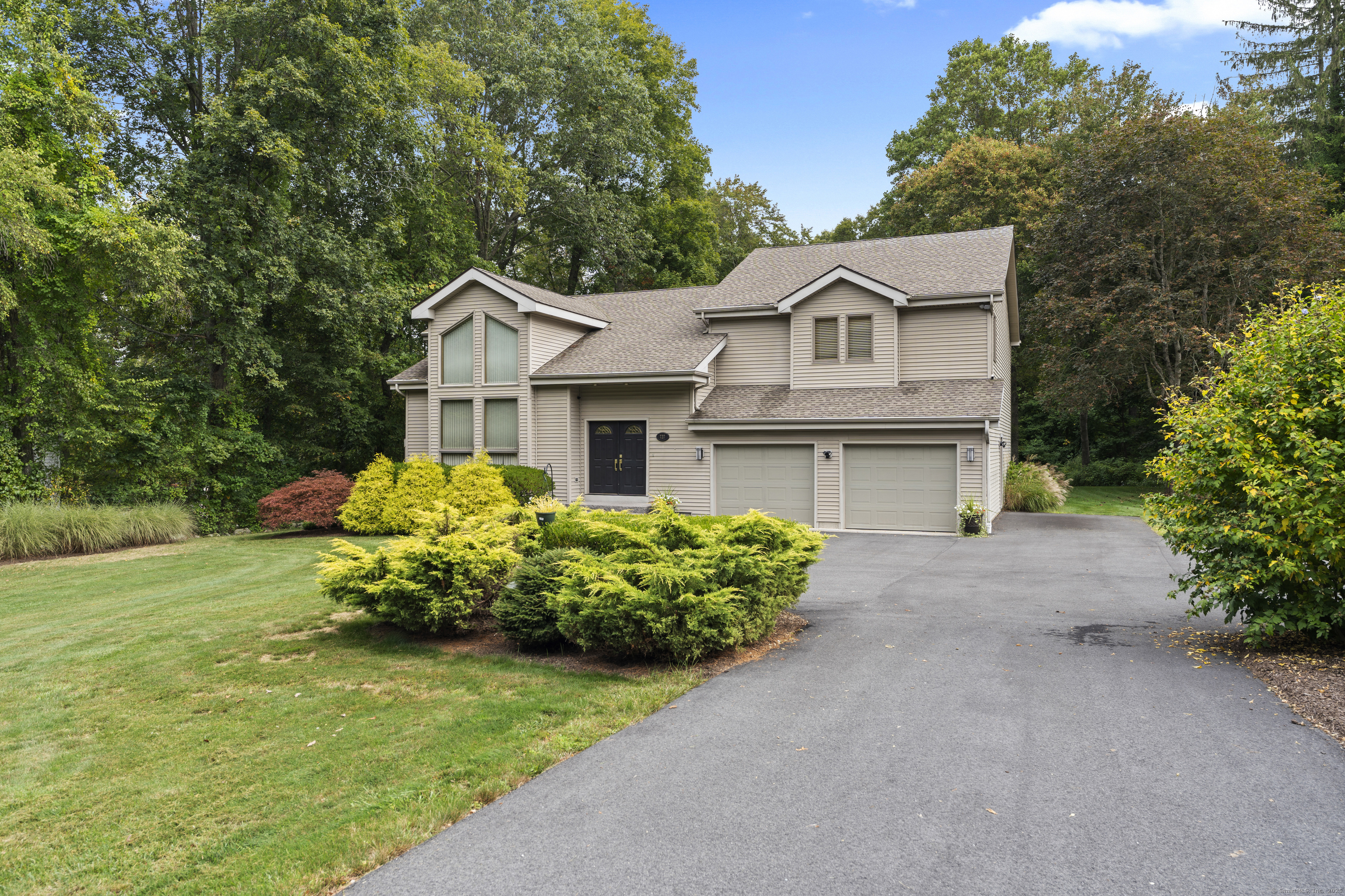 727 Old Colchester Road Montville CT 06382