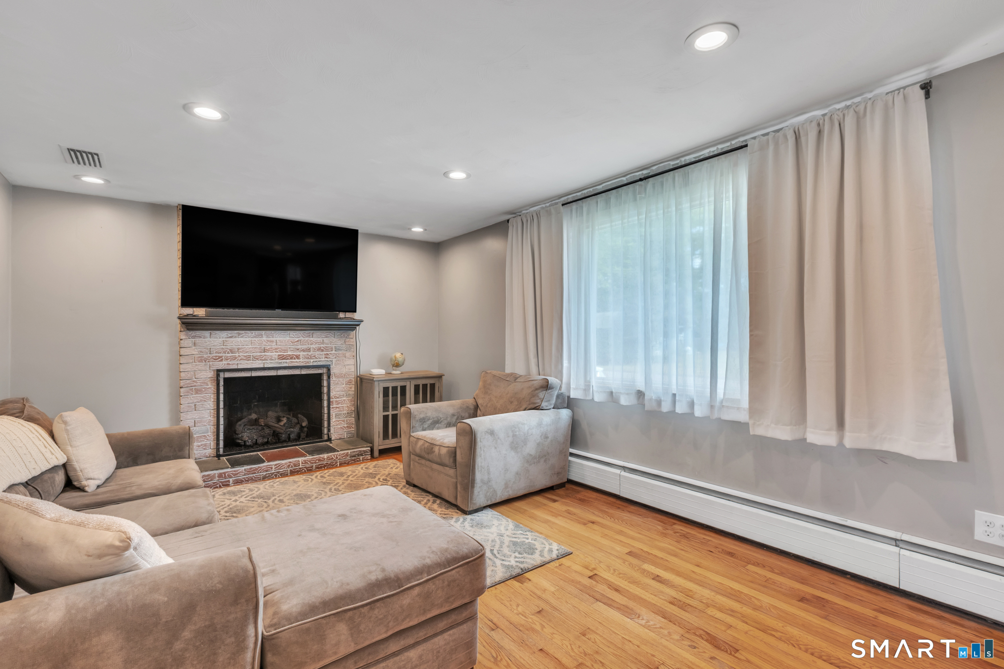 53 Temple Drive East Hartford CT 06108