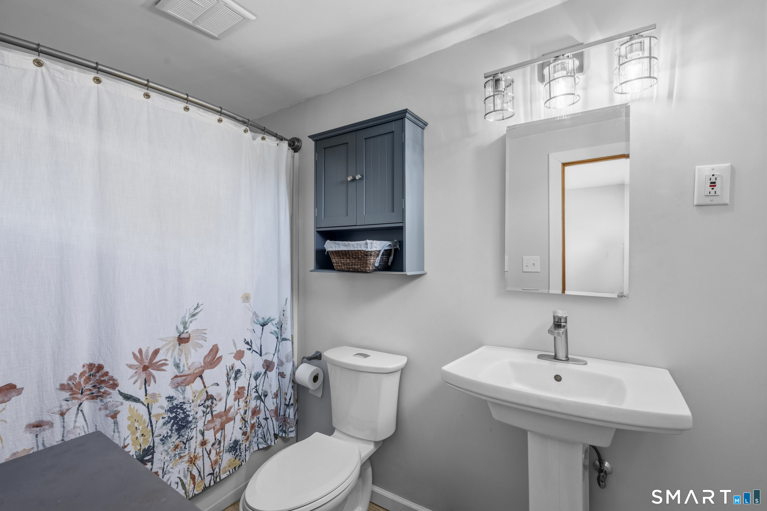 1309 Flanders Road Groton CT 06355