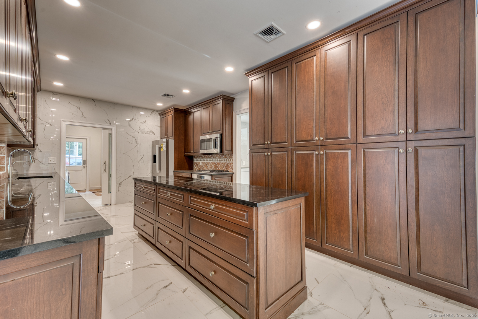 171 Oregon Road Meriden CT 06451