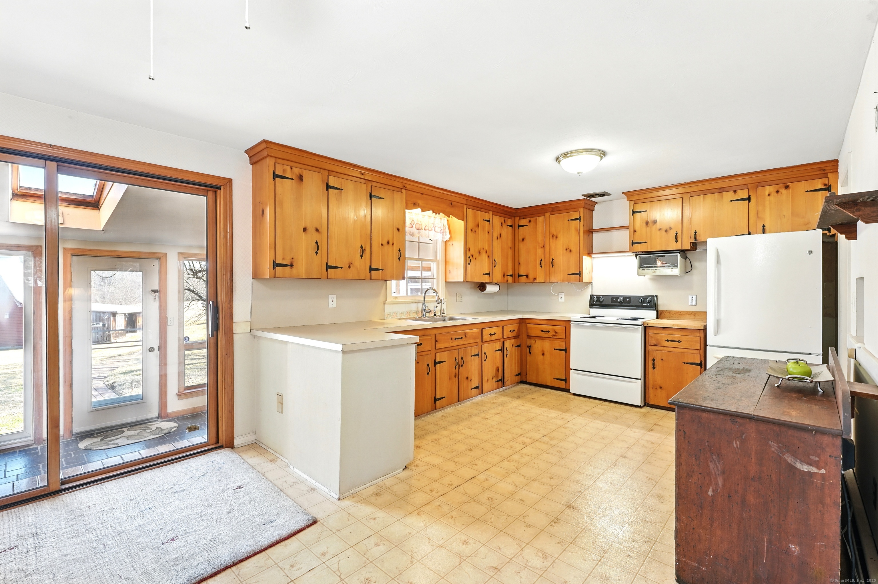 1527 King Street Enfield CT 06082