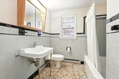 1527 King Street Enfield CT 06082