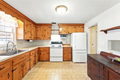 1527 King Street Enfield CT 06082