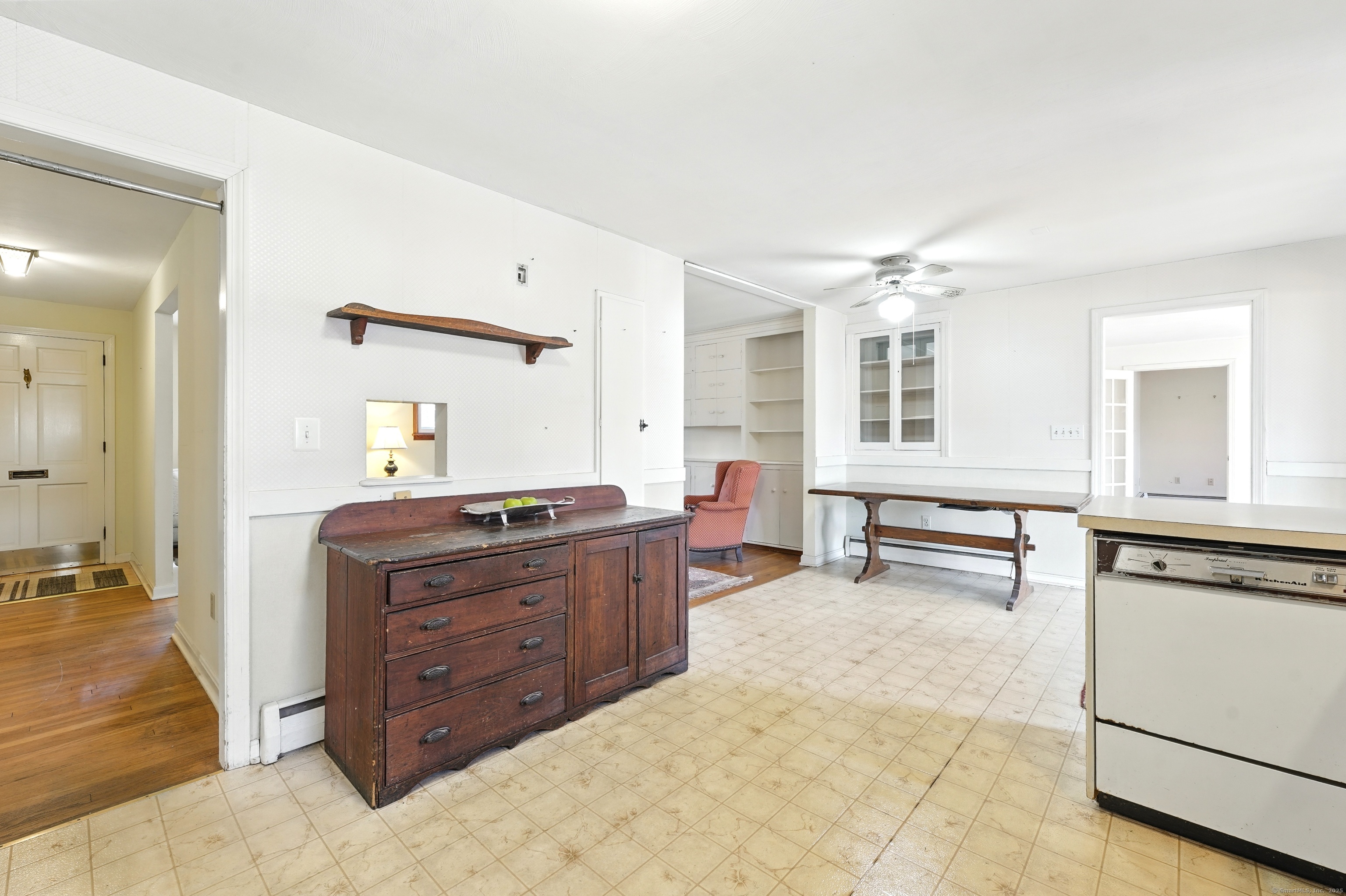 1527 King Street Enfield CT 06082