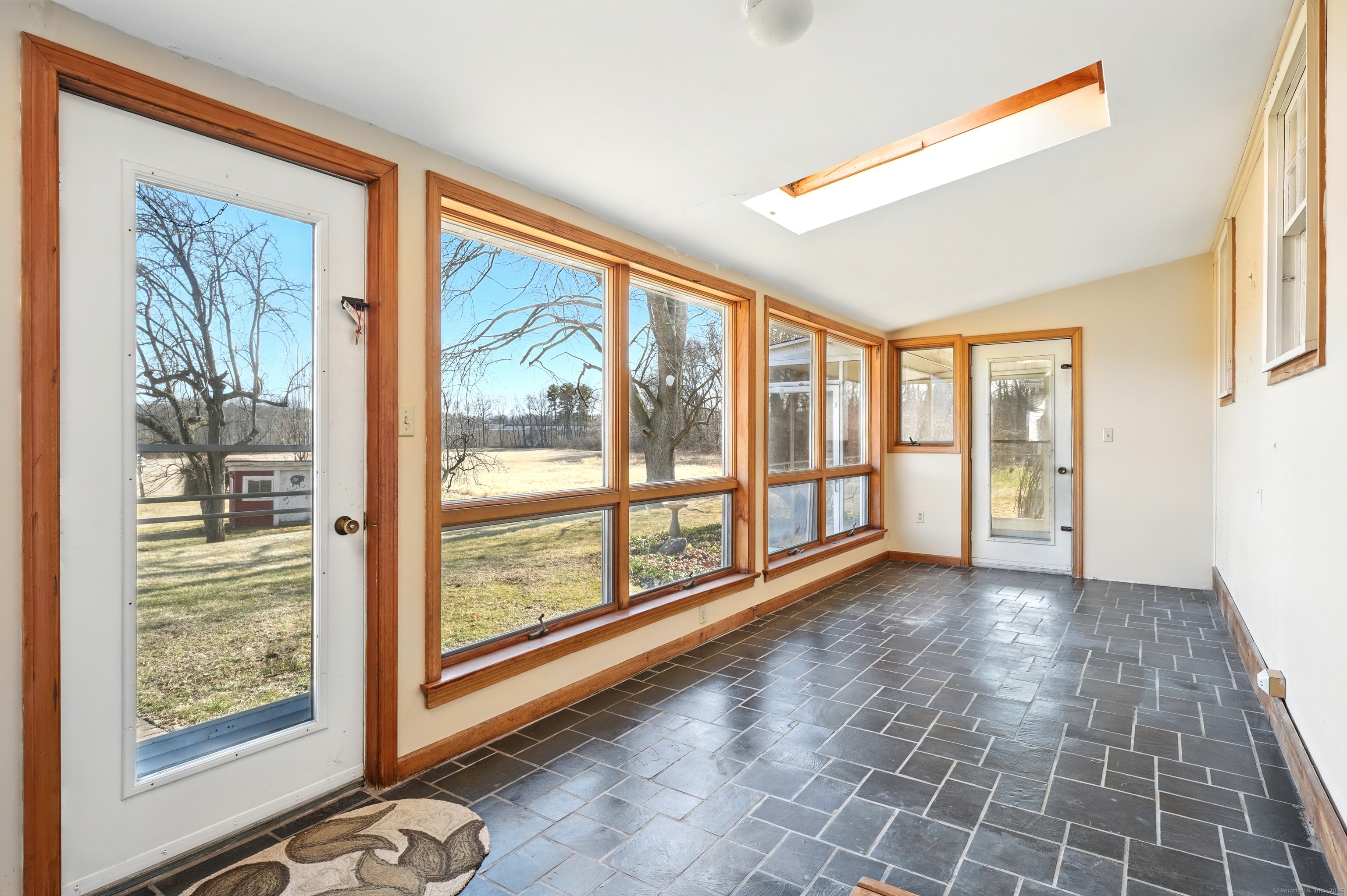 1527 King Street Enfield CT 06082