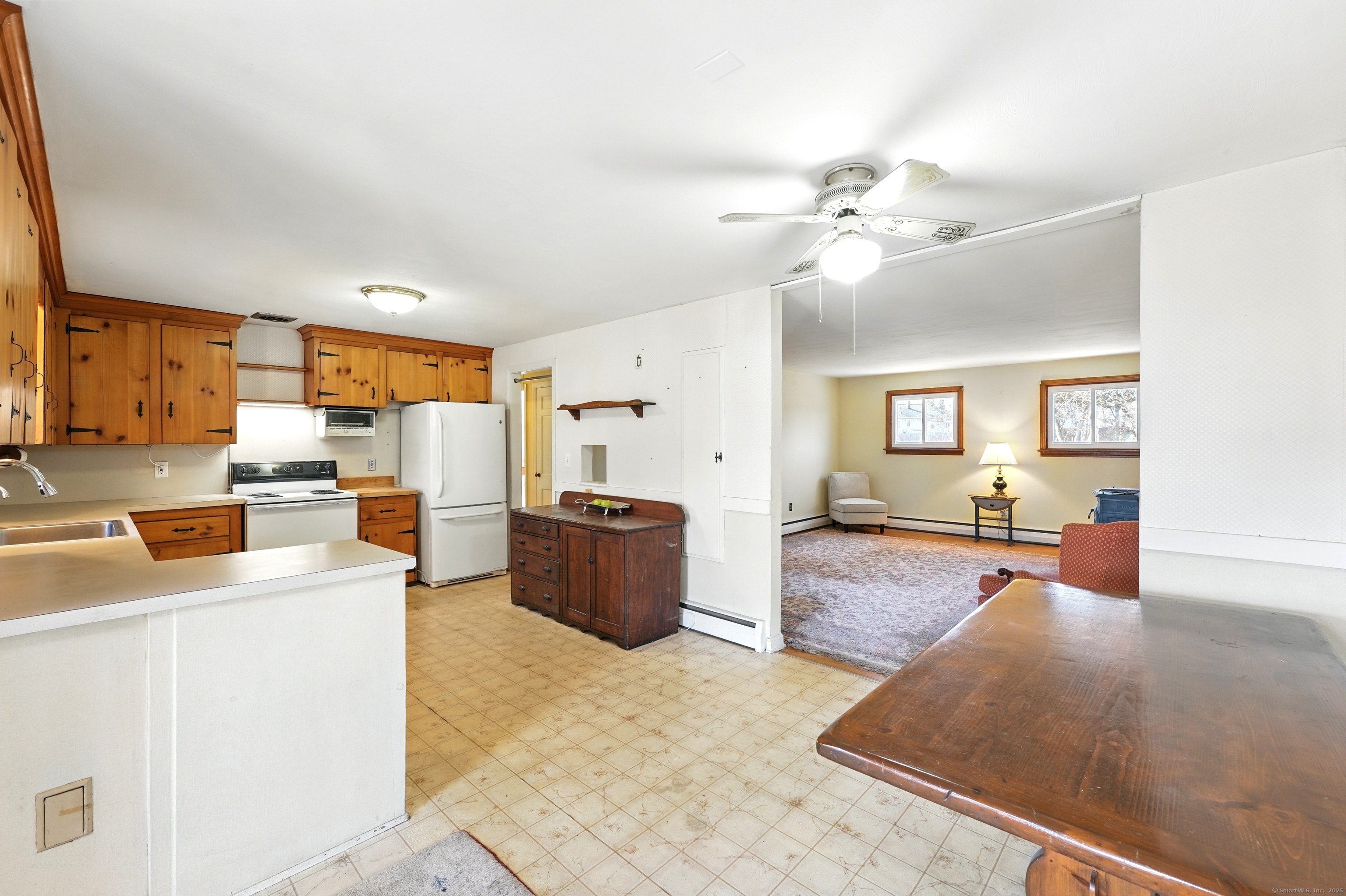 1527 King Street Enfield CT 06082