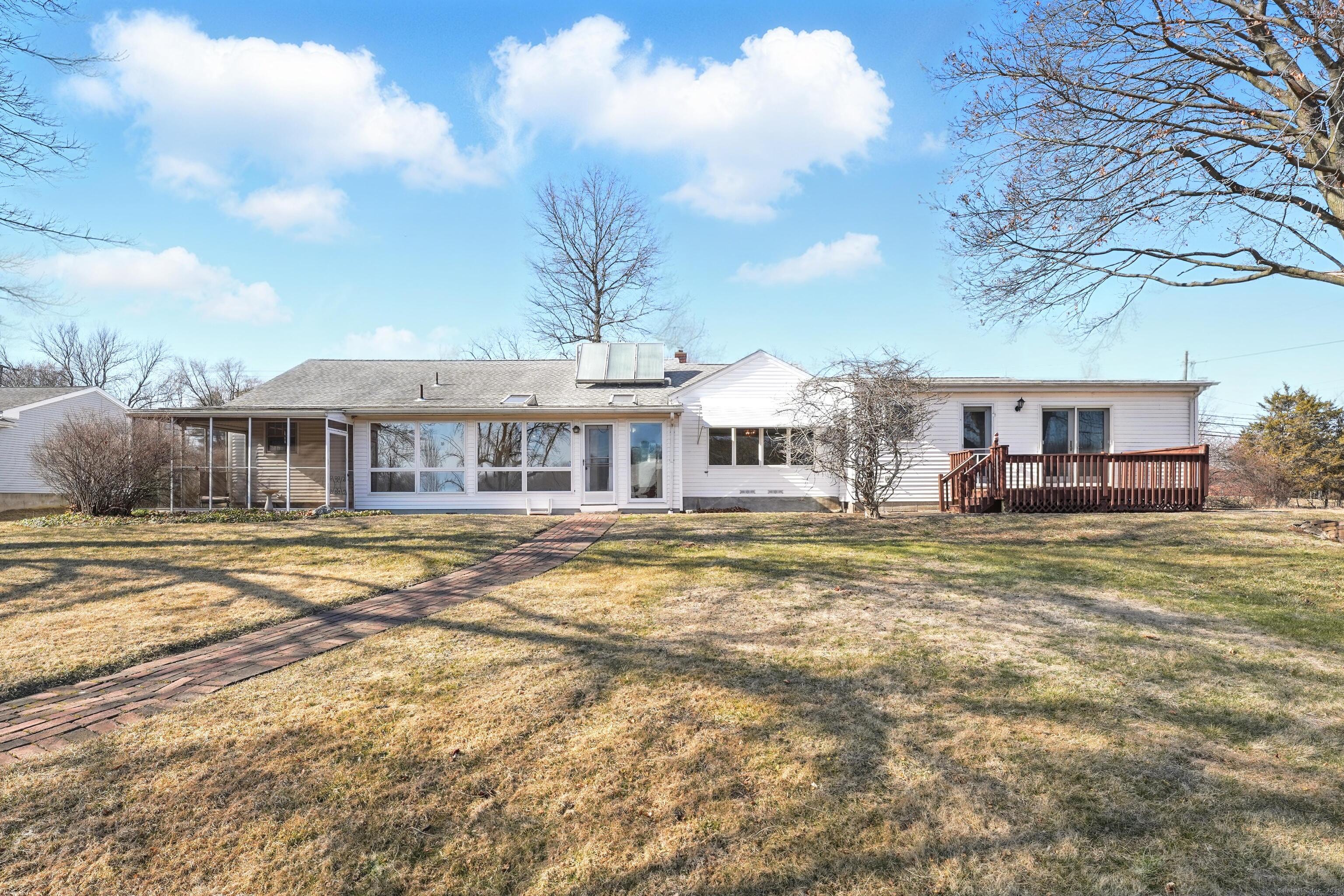 1527 King Street Enfield CT 06082