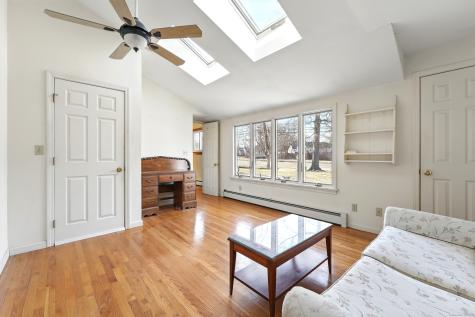 1527 King Street Enfield CT 06082