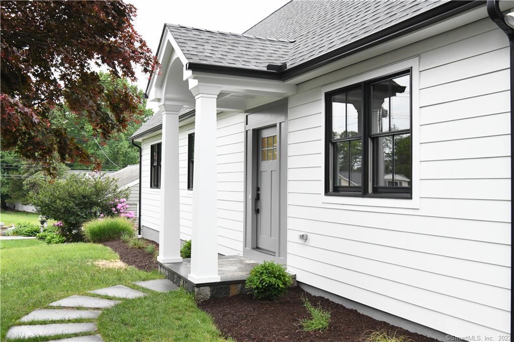 15 Donald Court Bridgeport CT 06606