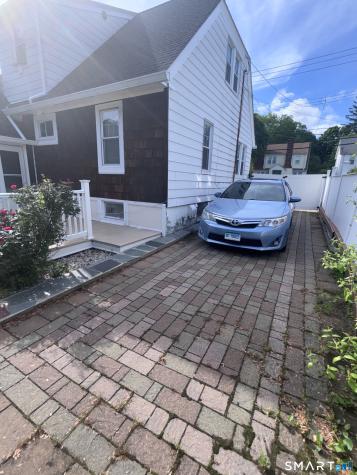 204 Brown Street West Haven CT 06516
