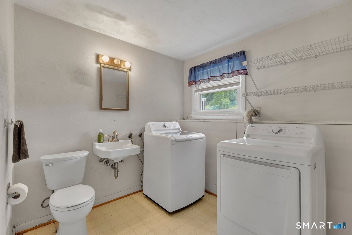 36 Willow Street South Windsor CT 06074