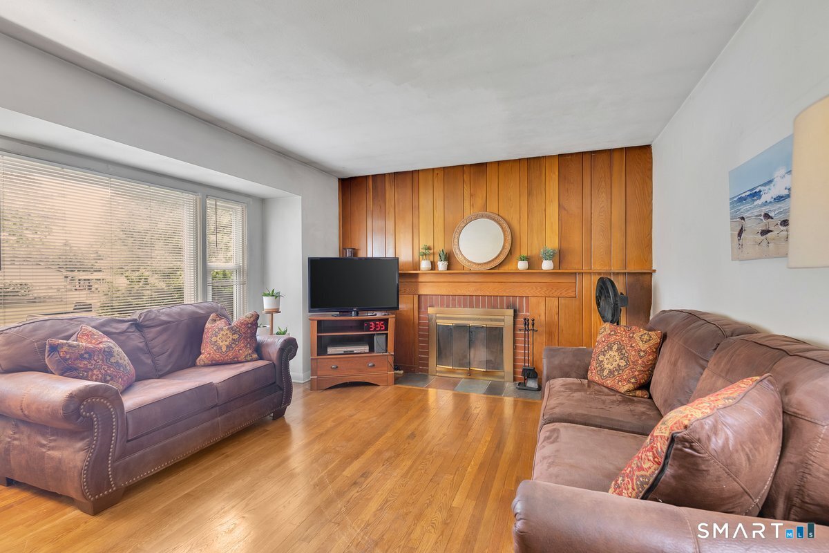 36 Willow Street South Windsor CT 06074