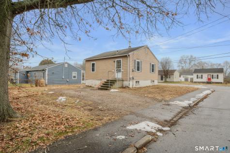 275 Midway Oval Groton CT 06340