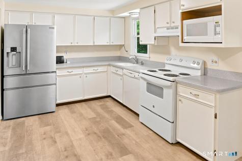 9 Whitewood Road Clinton CT 06413