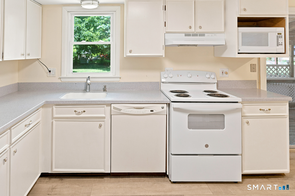 9 Whitewood Road Clinton CT 06413