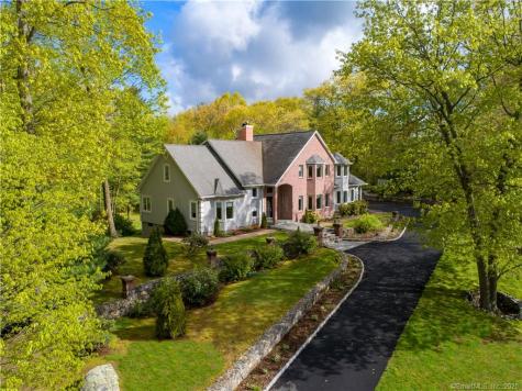 27 East Farms Road Middlebury CT 06762