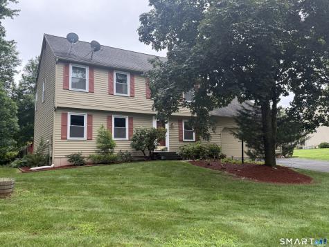 11 Weatherside Drive Wallingford CT 06492