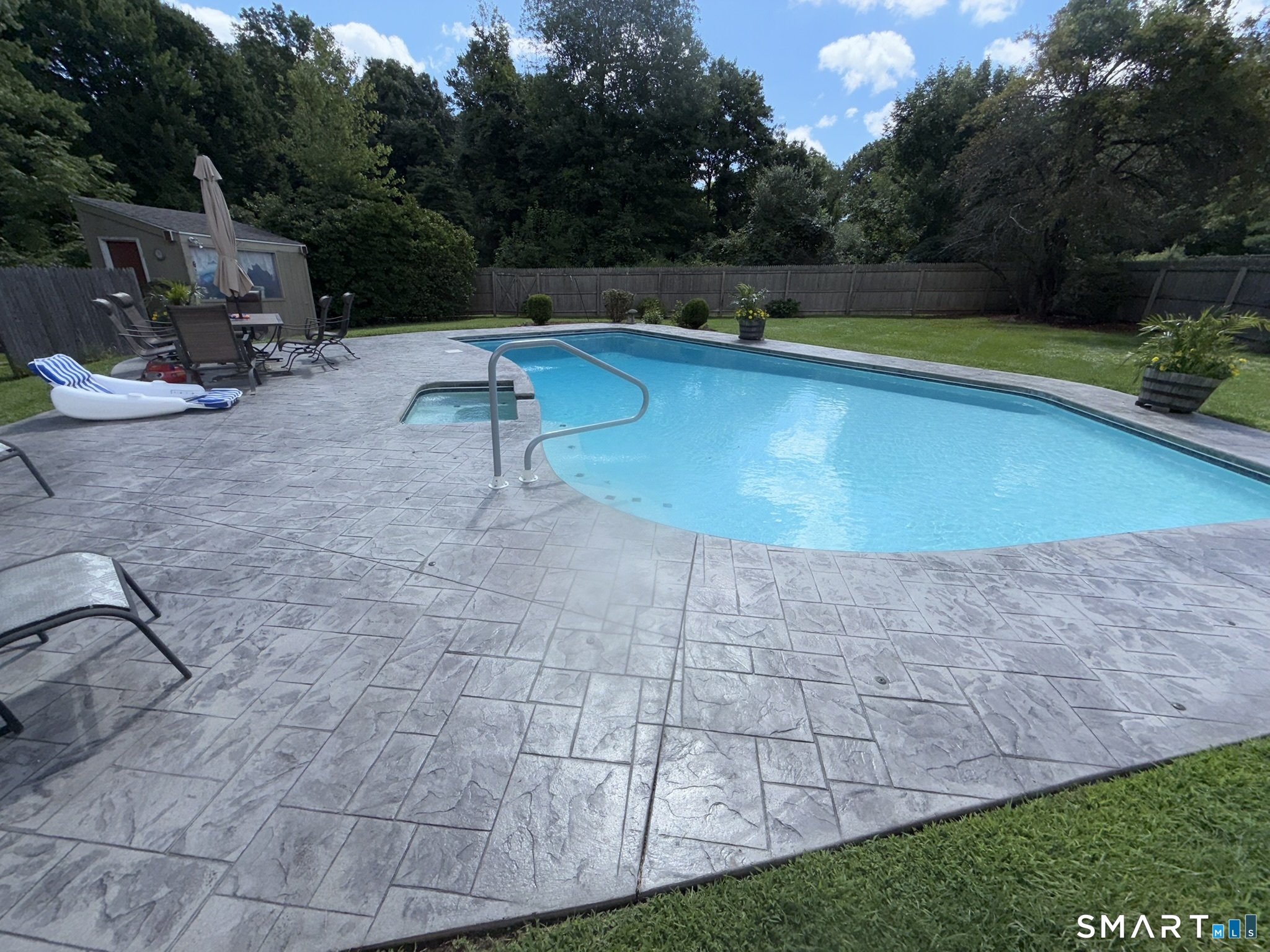 11 Weatherside Drive Wallingford CT 06492