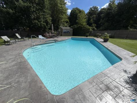 11 Weatherside Drive Wallingford CT 06492