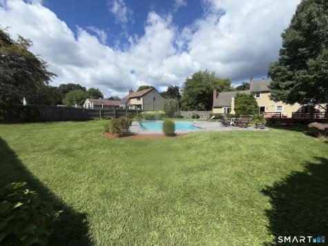 11 Weatherside Drive Wallingford CT 06492