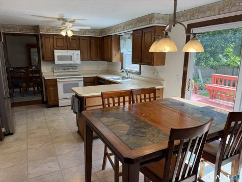 11 Weatherside Drive Wallingford CT 06492