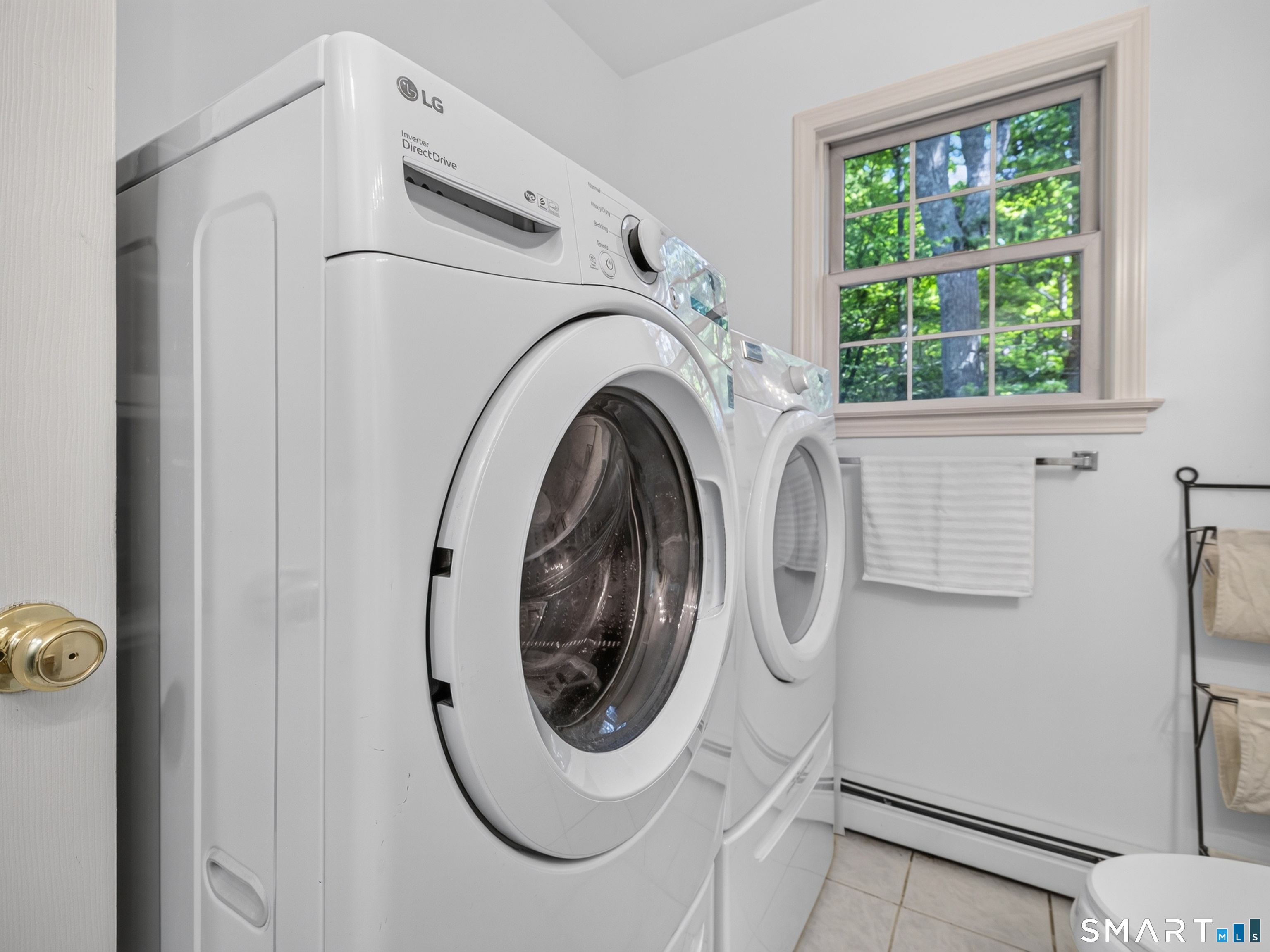61 Grassy Hill Road East Lyme CT 06333