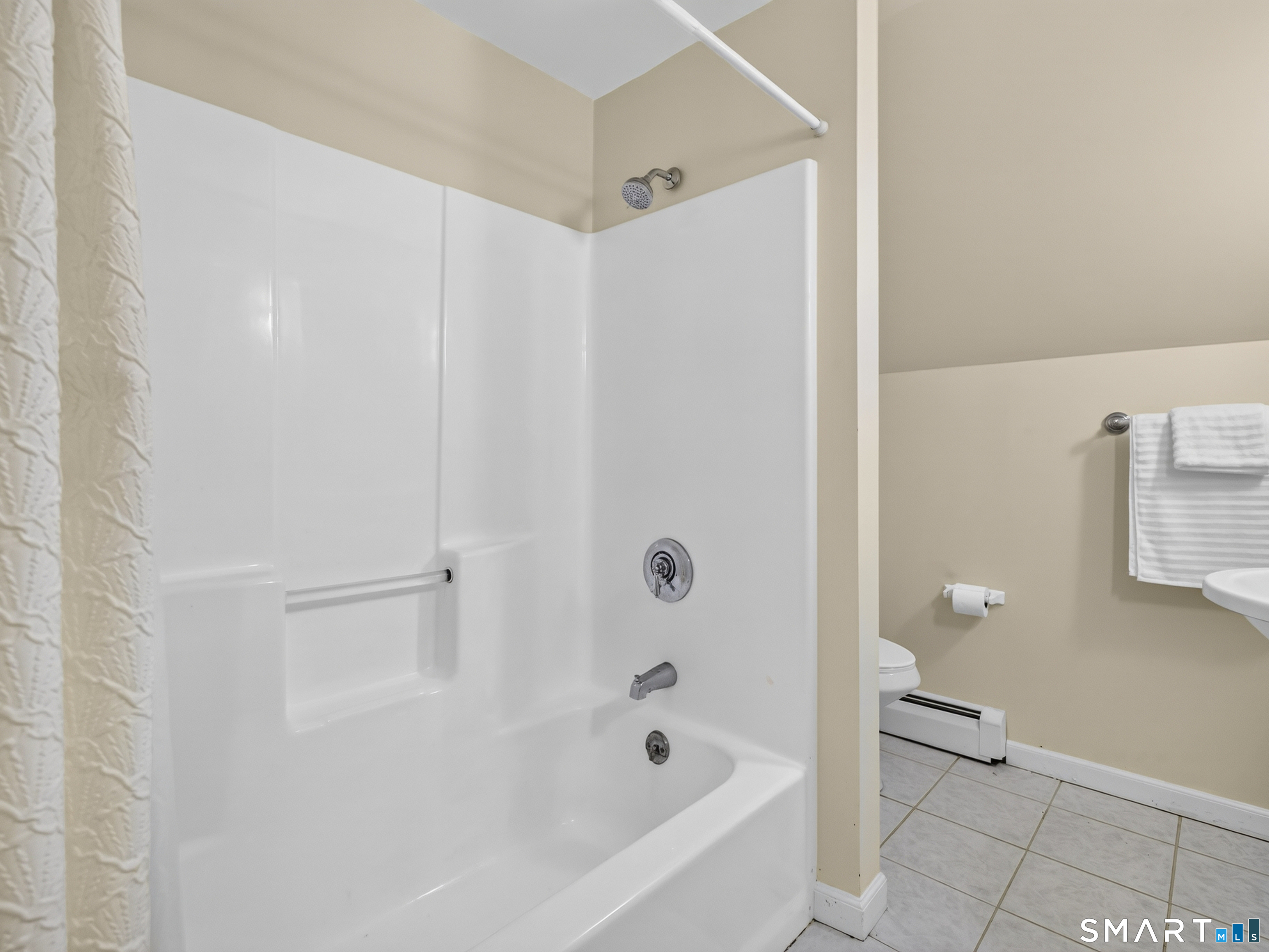 61 Grassy Hill Road East Lyme CT 06333