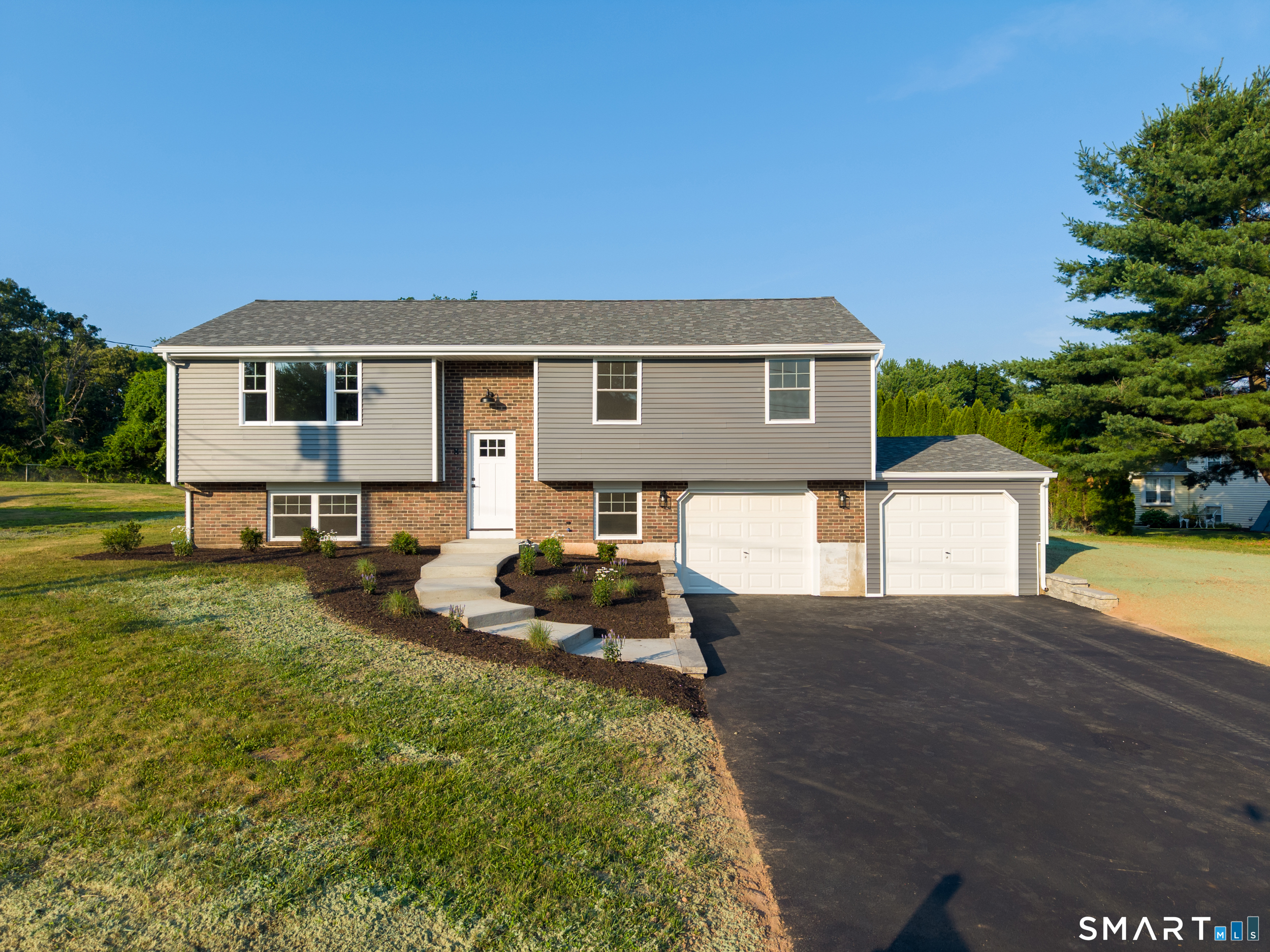 8 Anna Drive Wallingford CT 06492