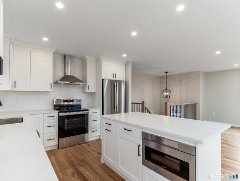 8 Anna Drive Wallingford CT 06492