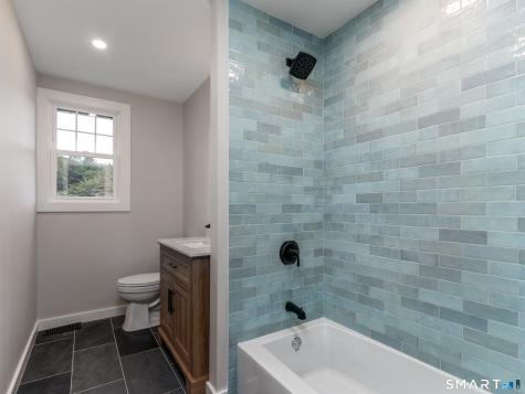8 Anna Drive Wallingford CT 06492