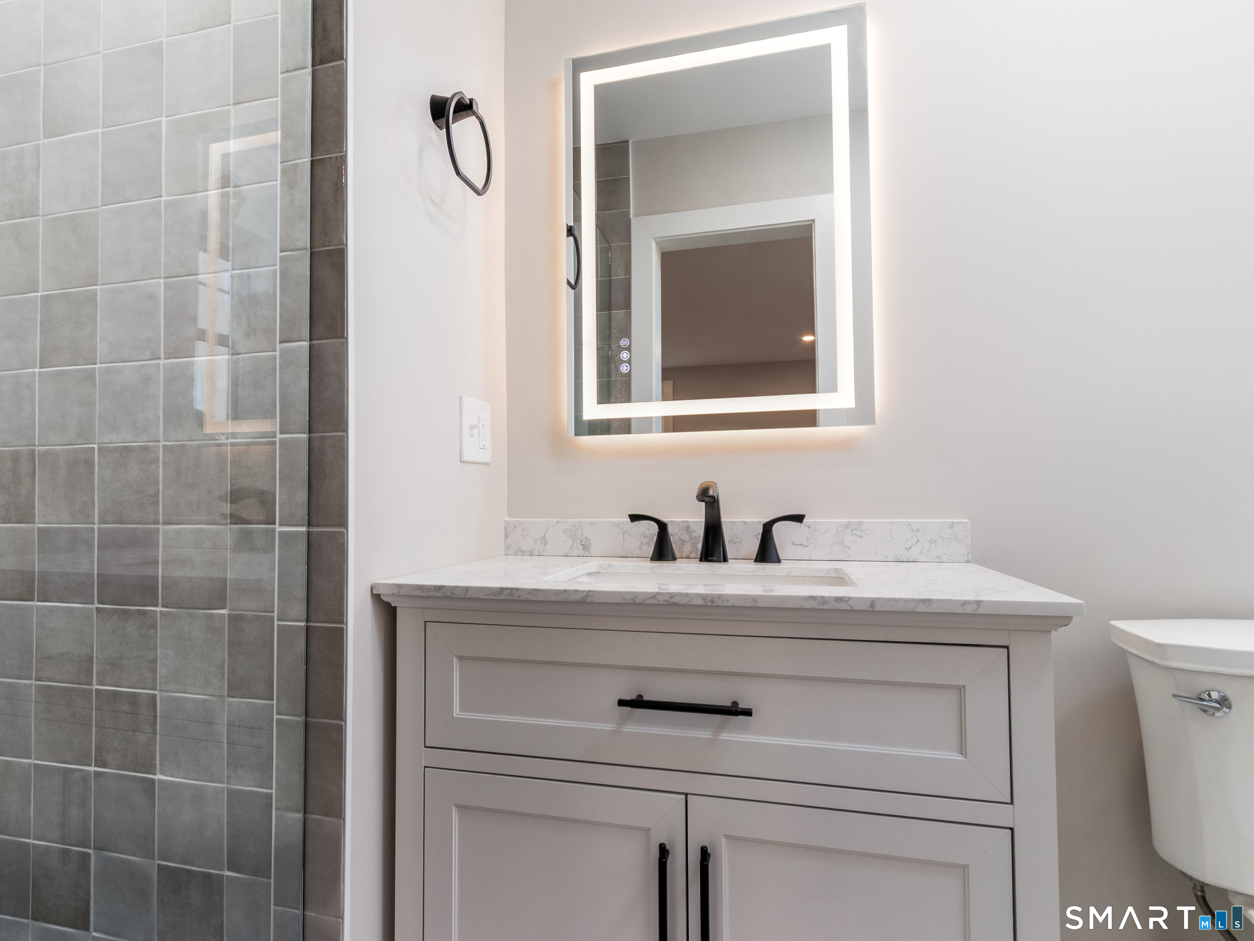 8 Anna Drive Wallingford CT 06492