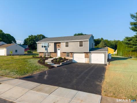 8 Anna Drive Wallingford CT 06492