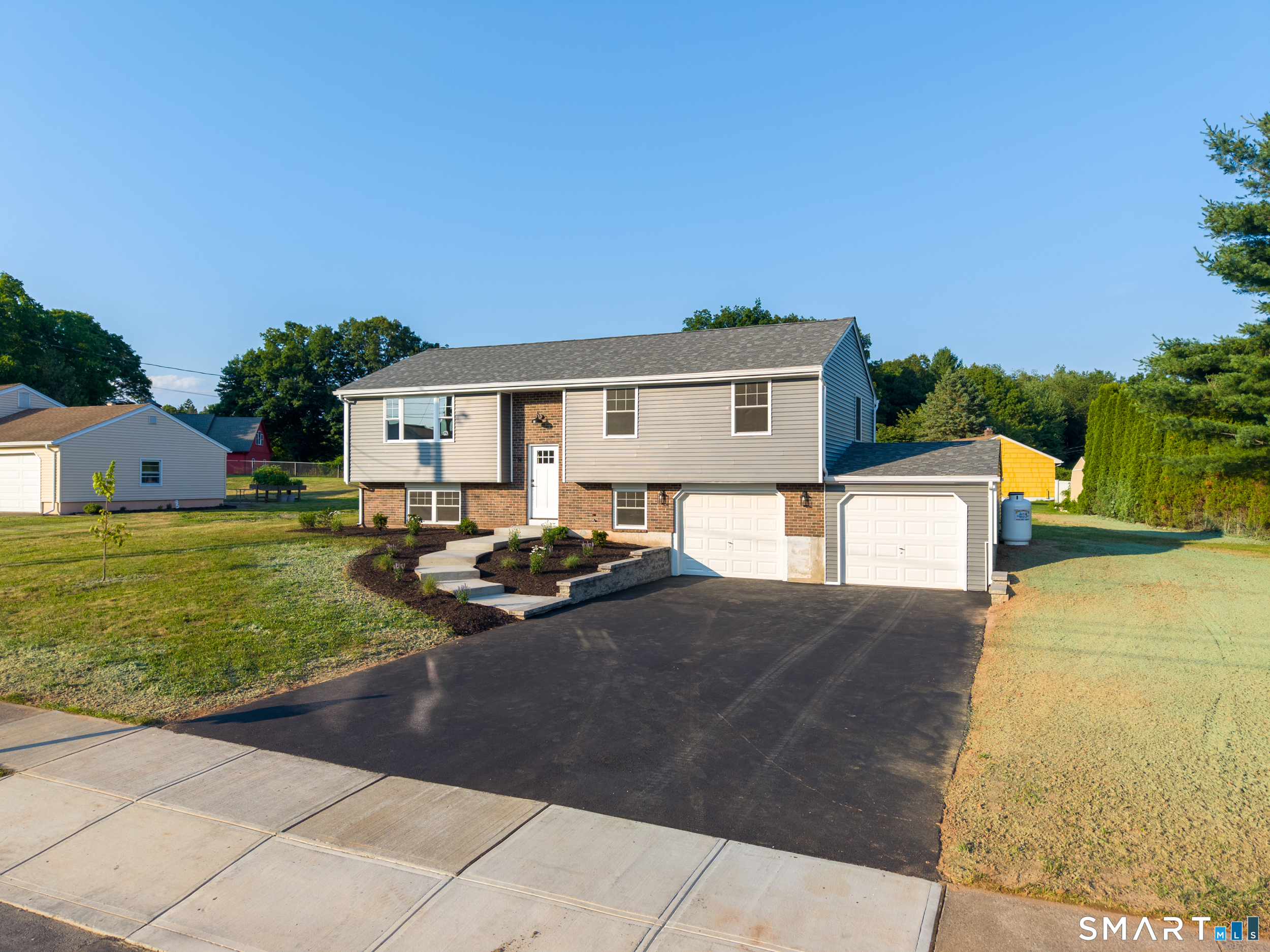 8 Anna Drive Wallingford CT 06492