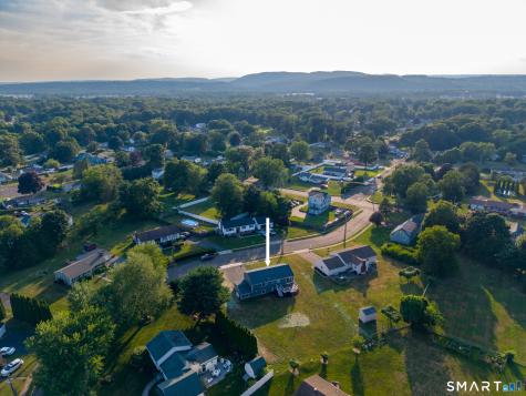 8 Anna Drive Wallingford CT 06492